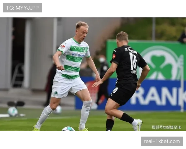 海登海姆三中卫体系被勒沃库森宽度利用 边路防守出现明显漏洞 海登海姆三中卫体系被勒沃库森宽度利用 边路防守出现明显漏洞